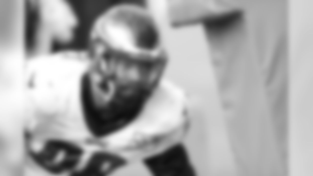 DE Derek Barnett