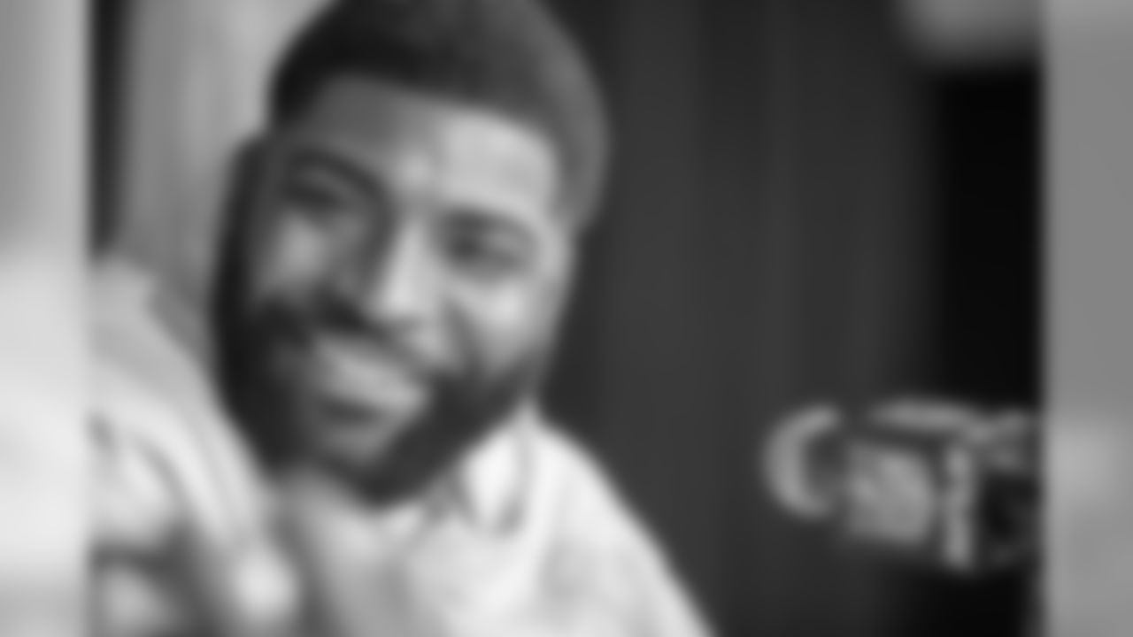 DE Vinny Curry