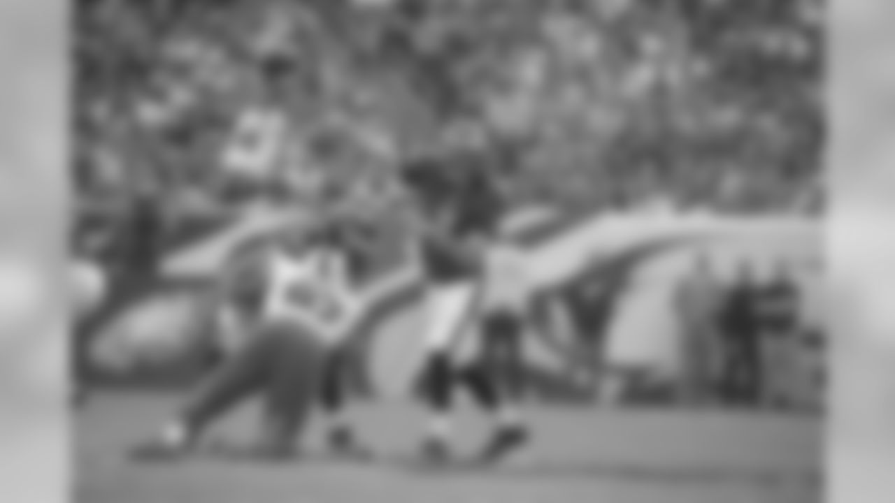 In 2011, Bradford started 10 games for St. Louis and completed 53.5 precent of his passes for 2,164 yards and six touchdowns
