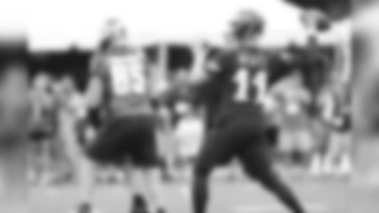 QB Carson Wentz