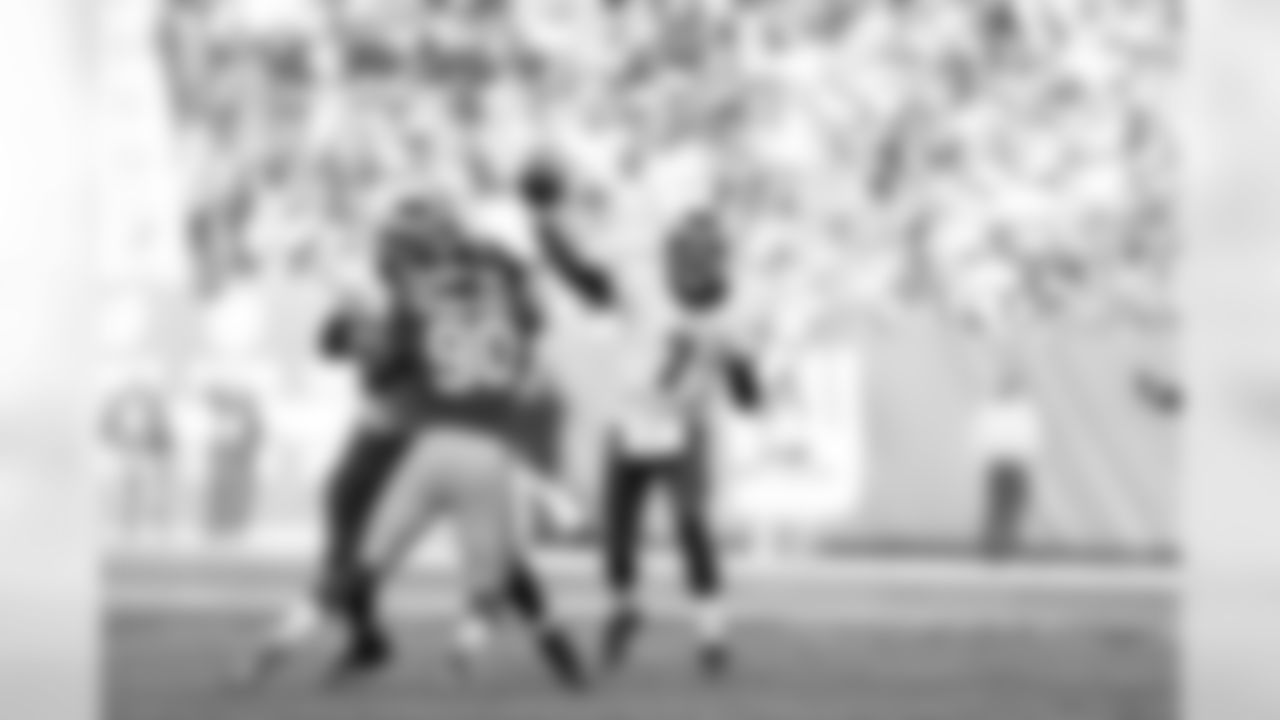 Bradford recorded the second-highest passer rating of his career (122.6) at Washington, where he completed 15-of-28 passes for 270 yards and three touchdowns