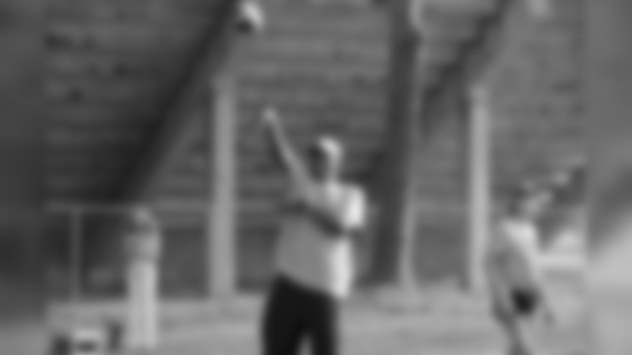 Harold Carmichael enjoys playing catch during practice