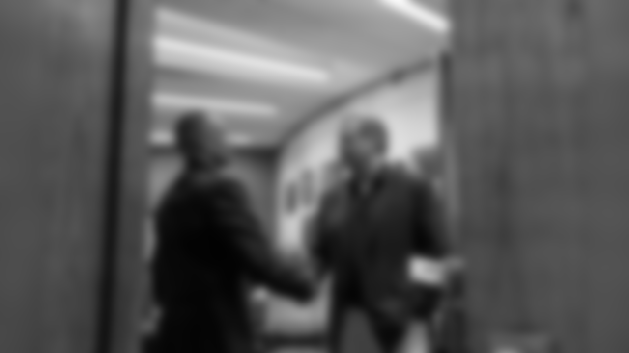 NFL Commissioner Roger Goodell meets Philadelphia Police Commissioner Richard Ross Jr.