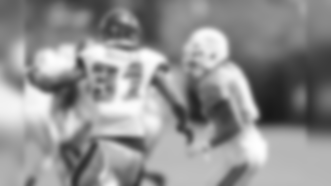 CB Jalen Mills