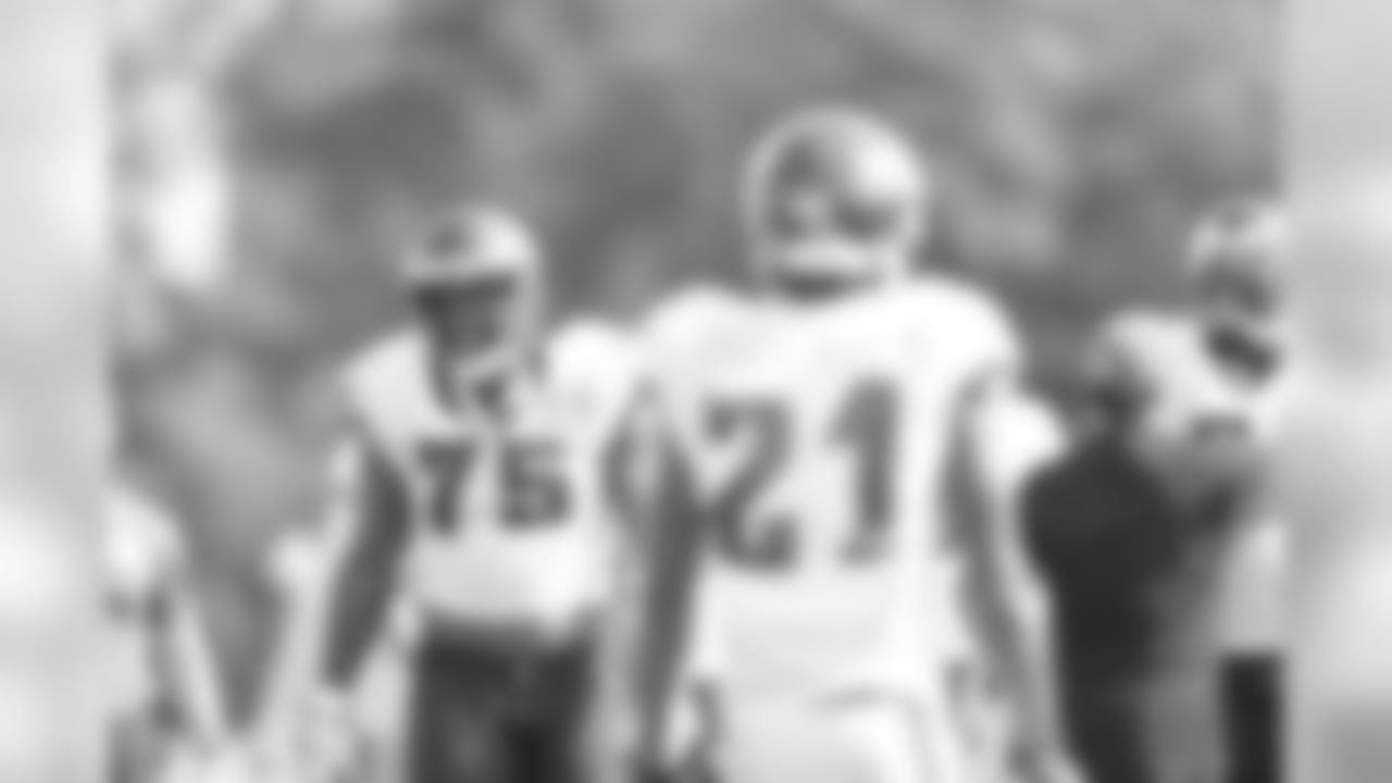 DE Vinny Curry