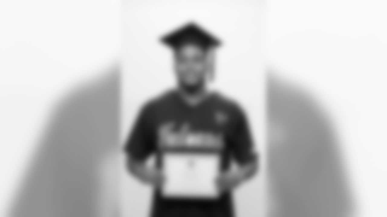 TE Joshua Perkins