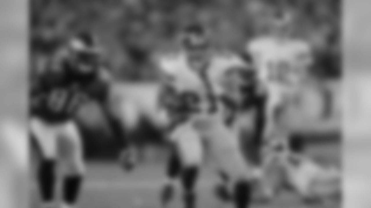 t.5: RB Tiki Barber - 8 TDs