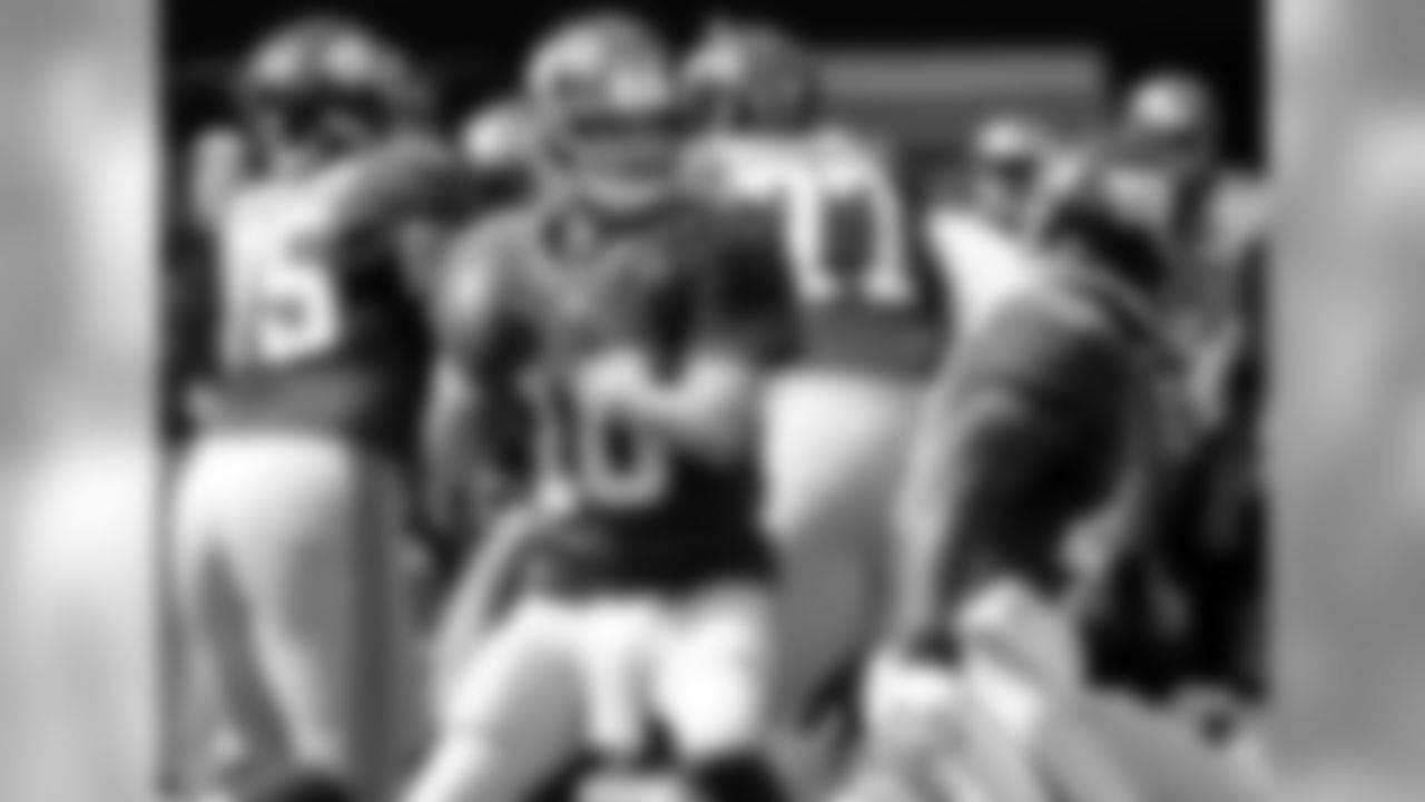 2012: In 2012, Manning passed Phil Simms and became the Giants’ career leader in completions (2,612) and touchdown passes (2011). Stats: 16 GS, 321 of 536 (59.9%), 3,948 YDS, 26 TD, 15 INT