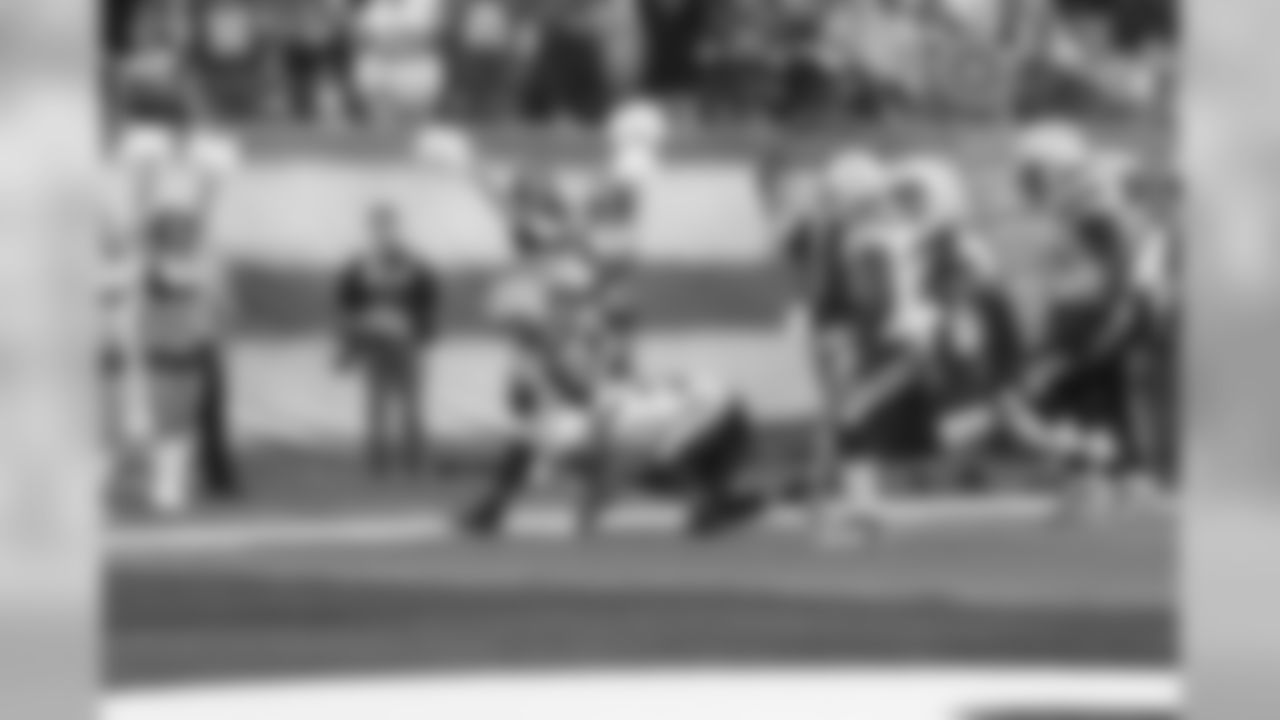 2011 Regular Season Week 7 Jets vs. Chargers Game Photos