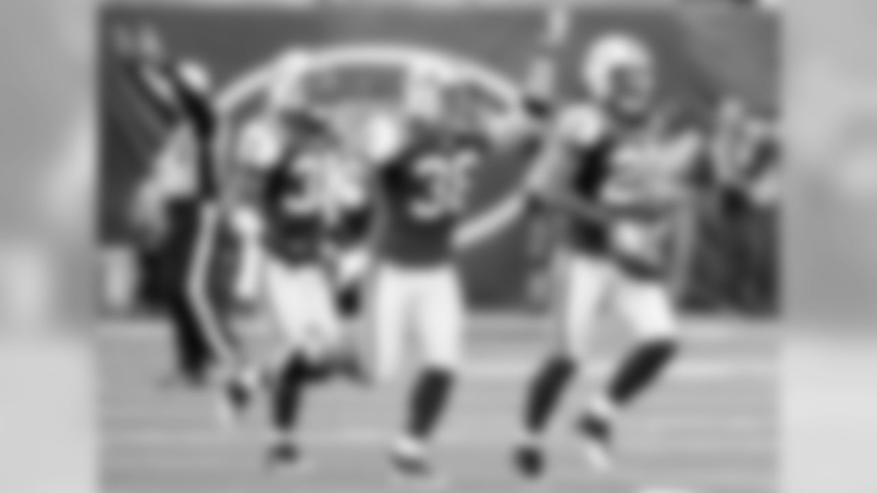 2011 Regular Season Week 7 Jets vs. Chargers Game Photos