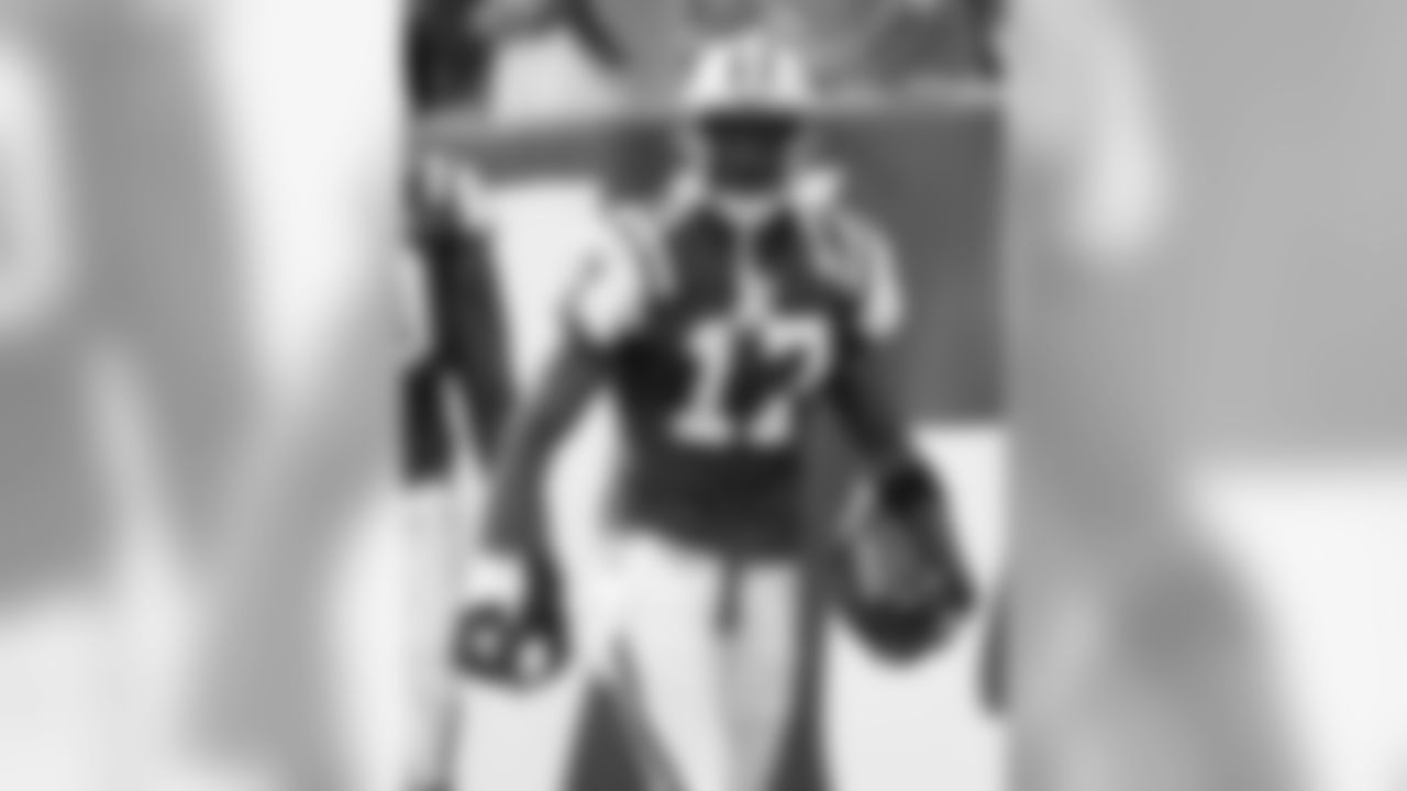 2011 Regular Season Week 7 Jets vs. Chargers Game Photos
