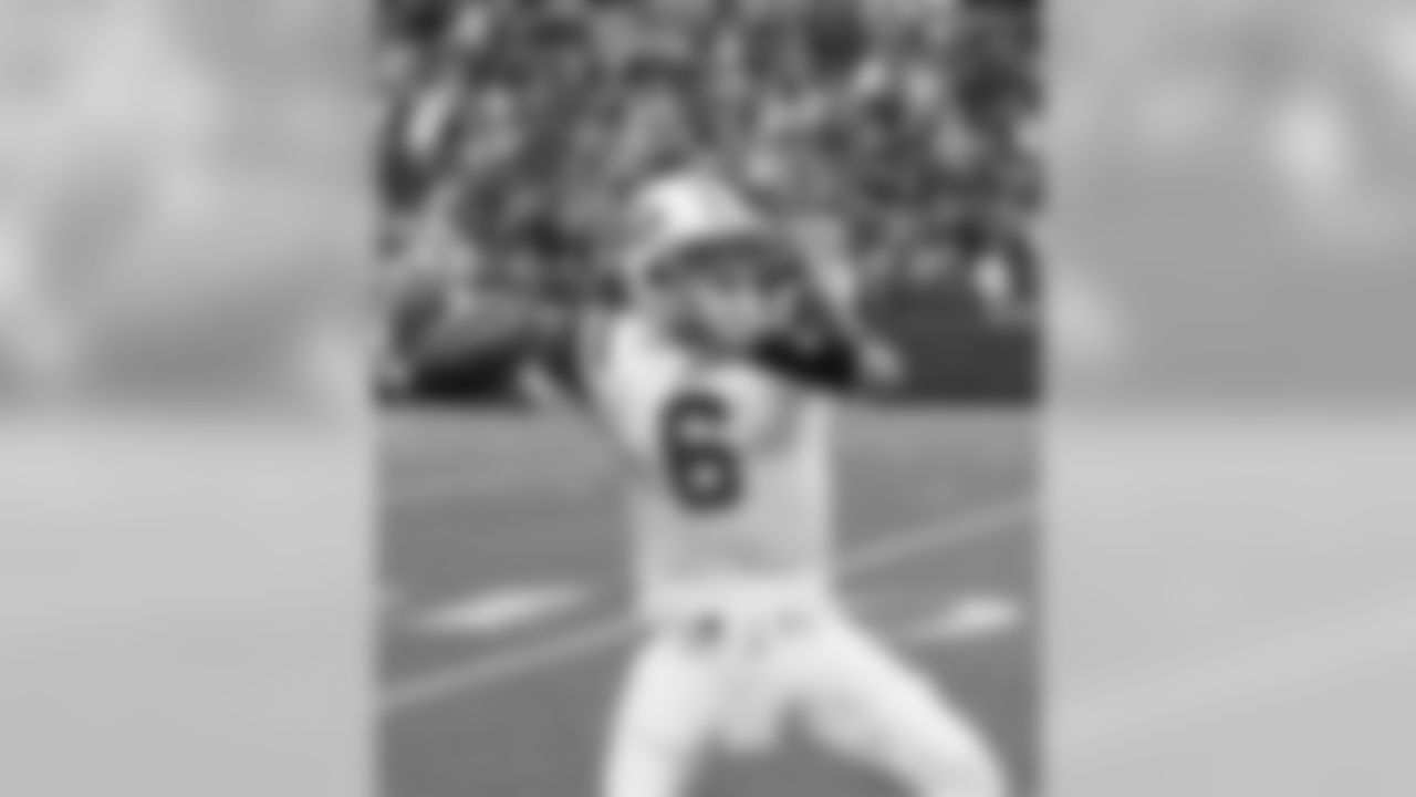 2010 Week 4 Jets at Bills Game Photos