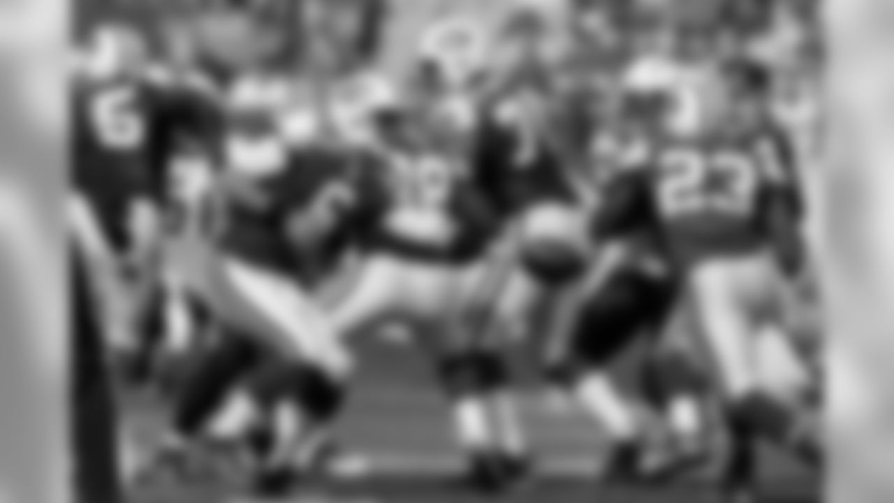 2011 Regular Season Week 7 Jets vs. Chargers Game Photos