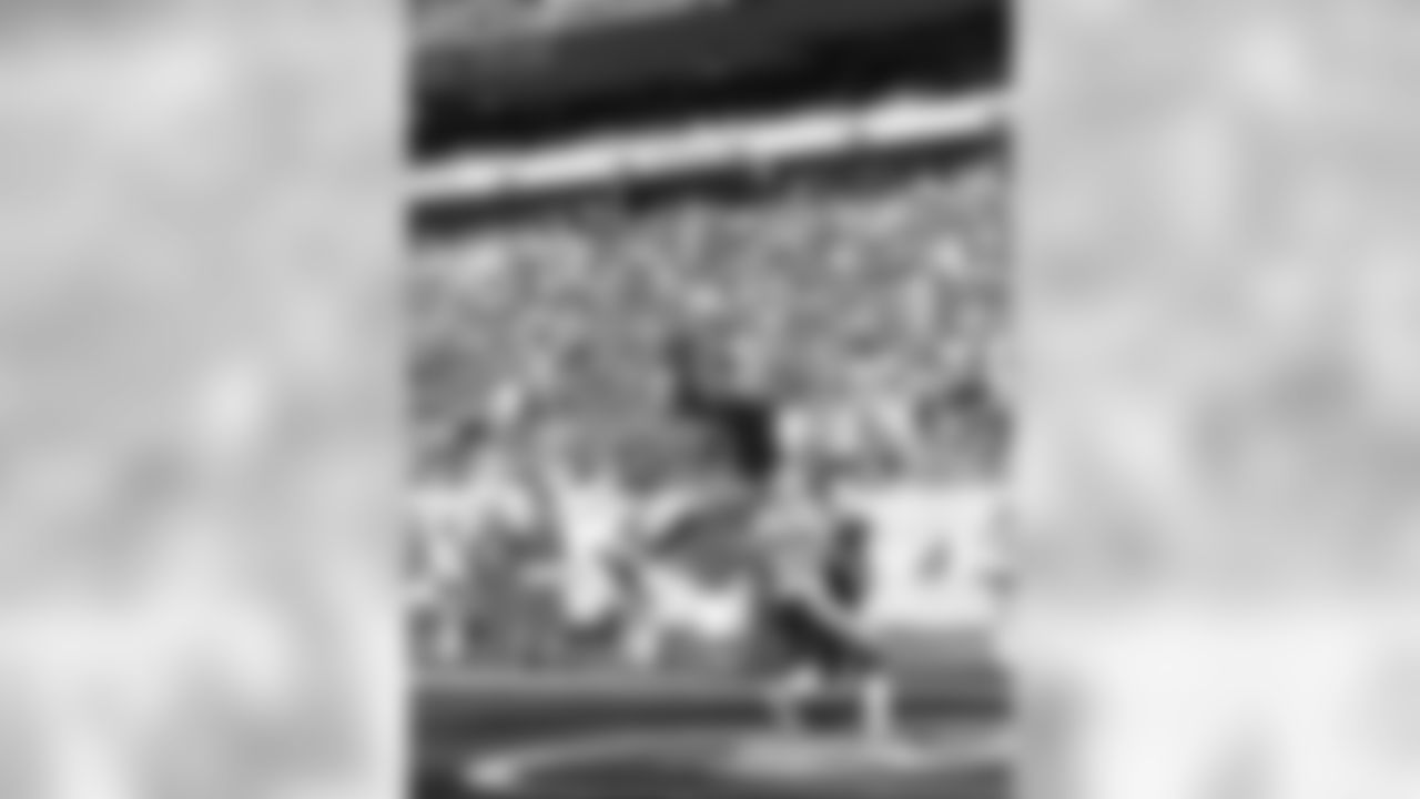 2011 Regular Season Week 7 Jets vs. Chargers Game Photos