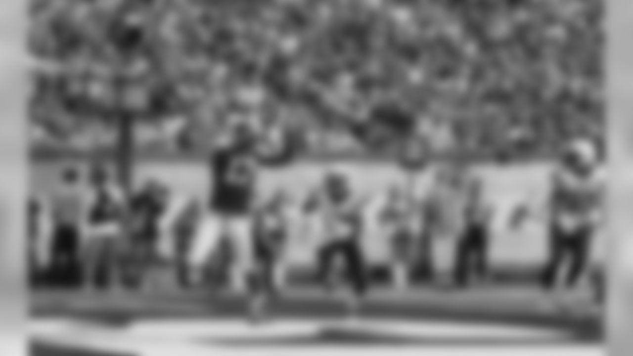 2011 Regular Season Week 7 Jets vs. Chargers Game Photos