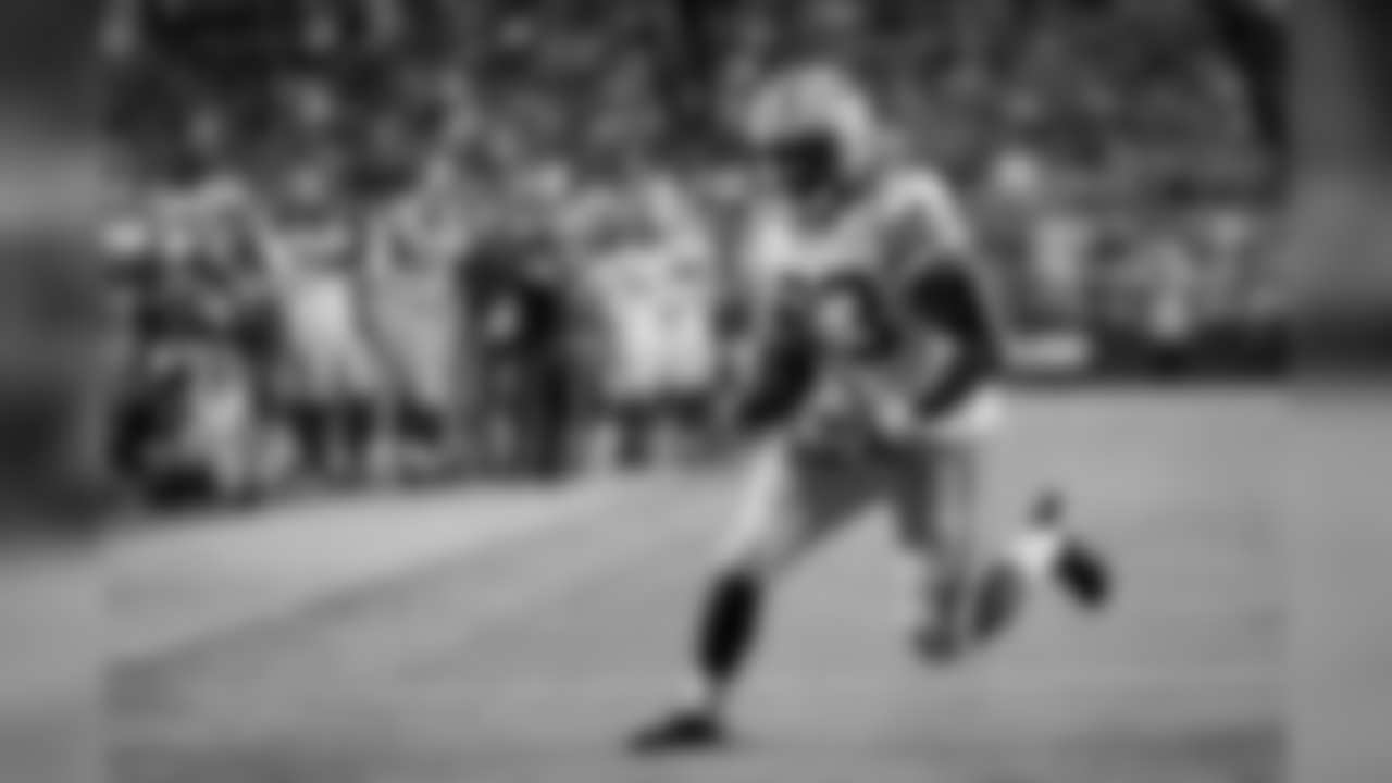 32 — RB Devante Mays