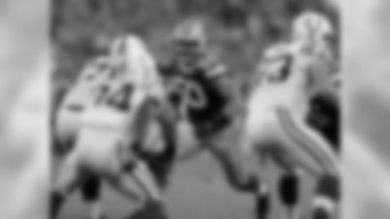 As a senior, he was named third-team All-America by The Associated Press, second-team All-America by USA Today and Phil Steele’s College Football, and first-team All-Pac-12 by AP and Phil Steele’s College Football.