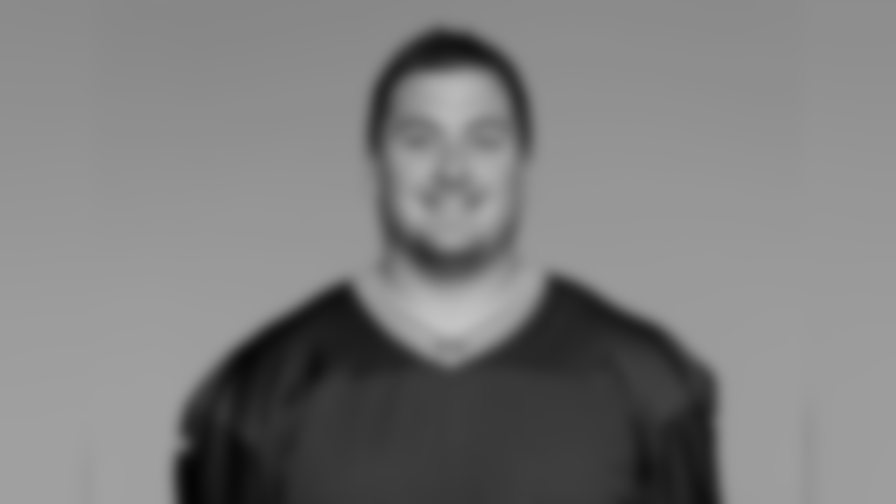 63 — C Corey Linsley