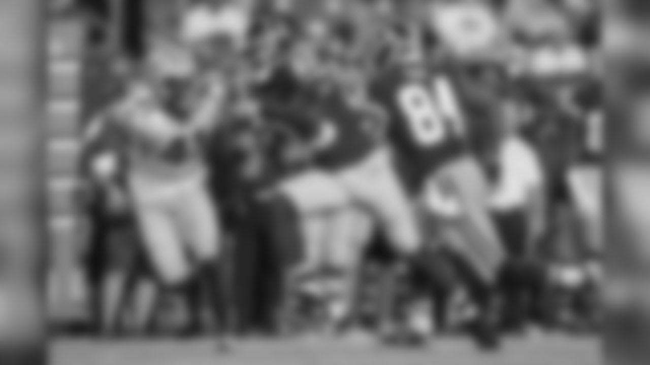 41 — CB Lenzy Pipkins