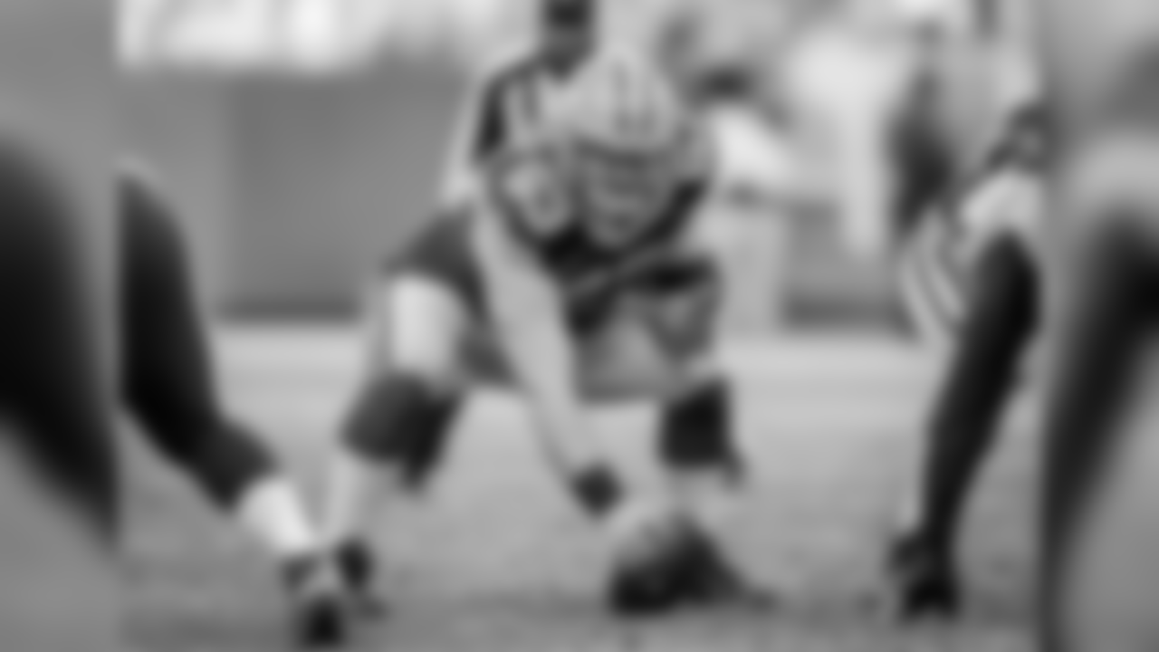 63 — C Corey Linsley