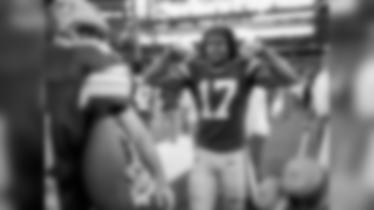 17, had 13 catches in Week 7 vs. Chicago and 12 receptions in Week 8 at Atlanta last season, becoming the first player in franchise history to register 12-plus catches in back-to-back games.