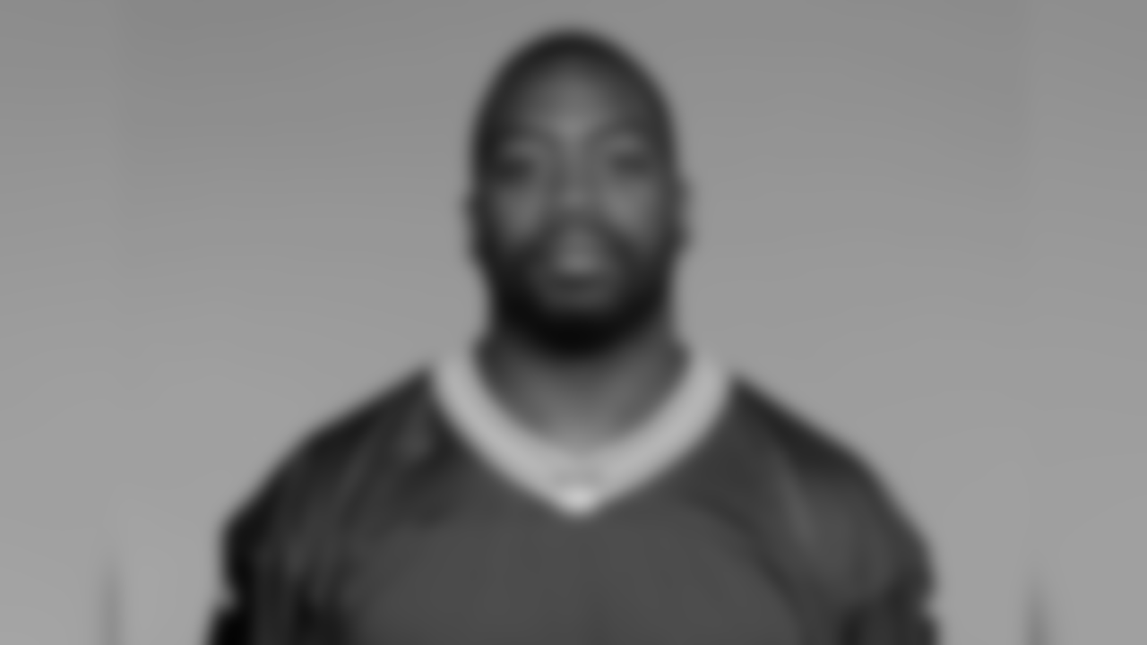 48 — LB Joe Thomas