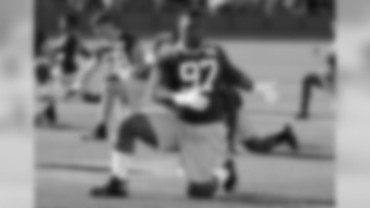 He posted 1½ sacks of current L.A. Rams QB Jared Goff, the No. 1 overall pick in the 2016 NFL Draft, and finished with five tackles (three solo) in the 40-24 win vs. California.