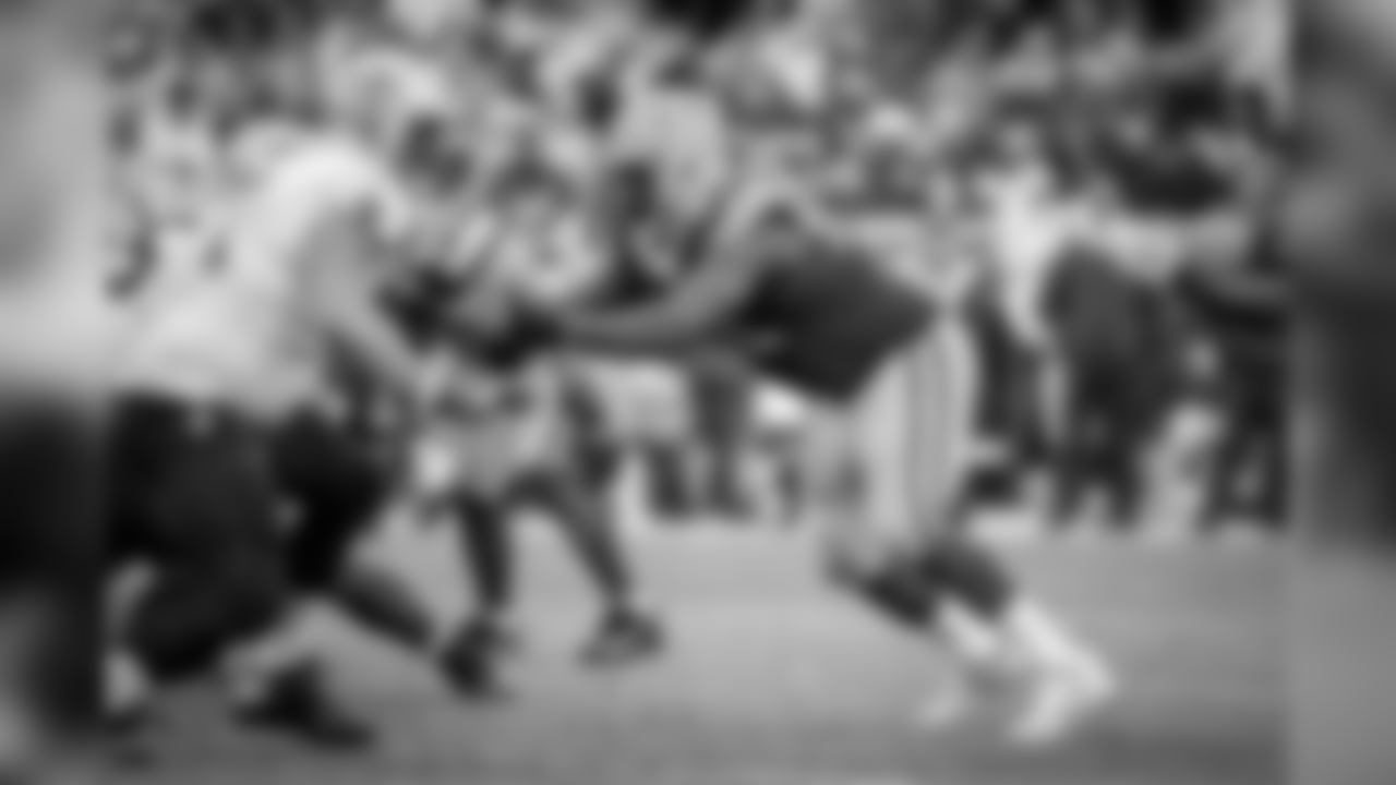 91 — DT Quinton Dial