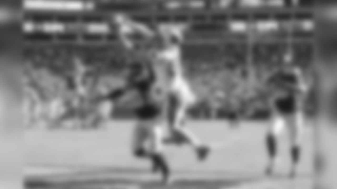 TE Greg Olsen