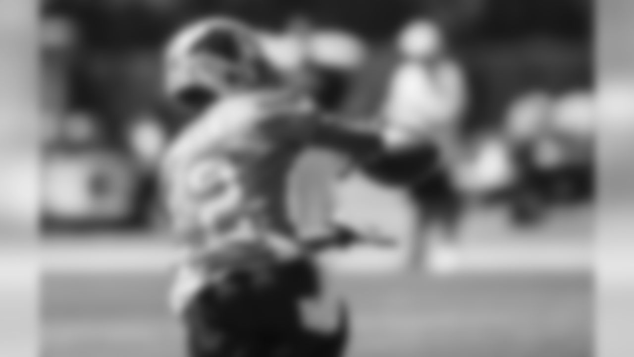 WR Miles Shuler (12)