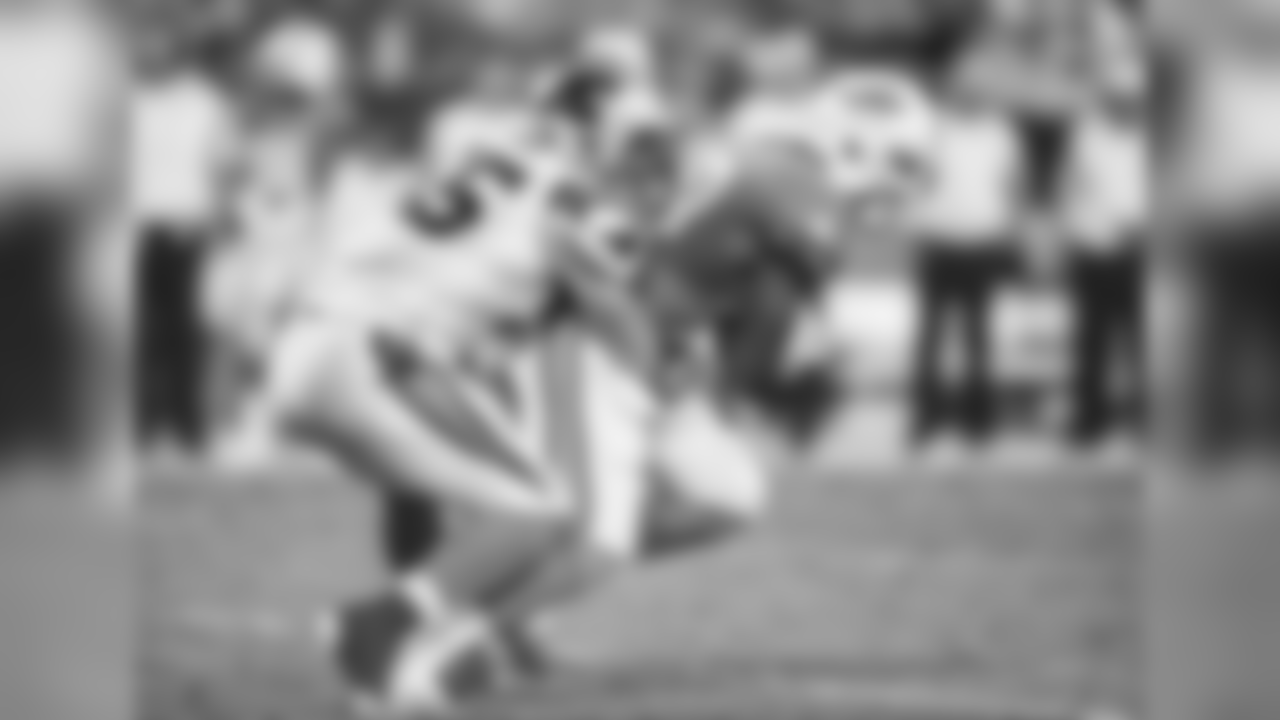LB David Mayo