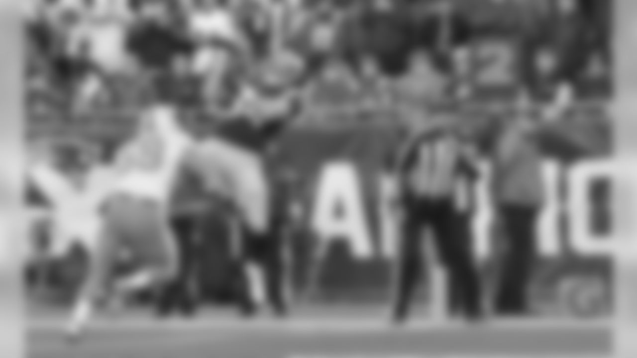 20171126_dolphins_nordstrom532.jpg