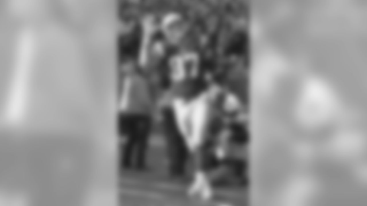 20171126_dolphins_nordstrom536.jpg