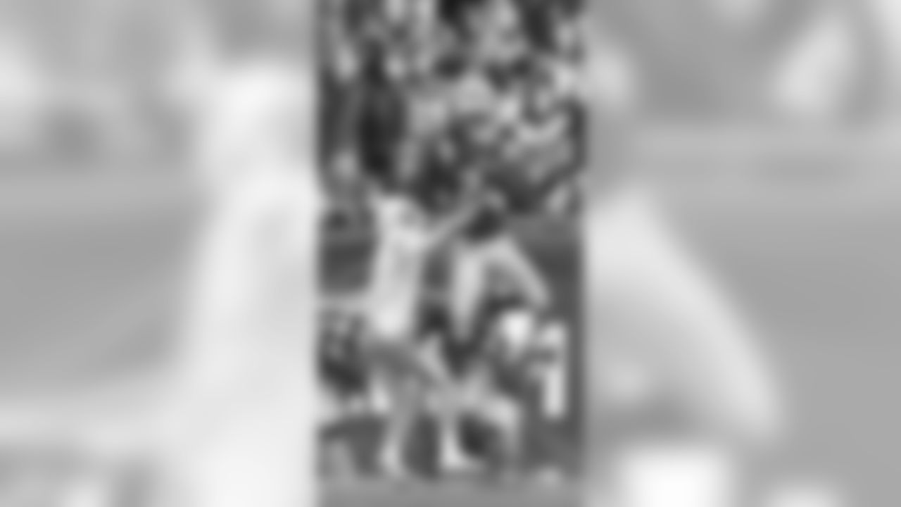 20171126_dolphins_nordstrom510.jpg