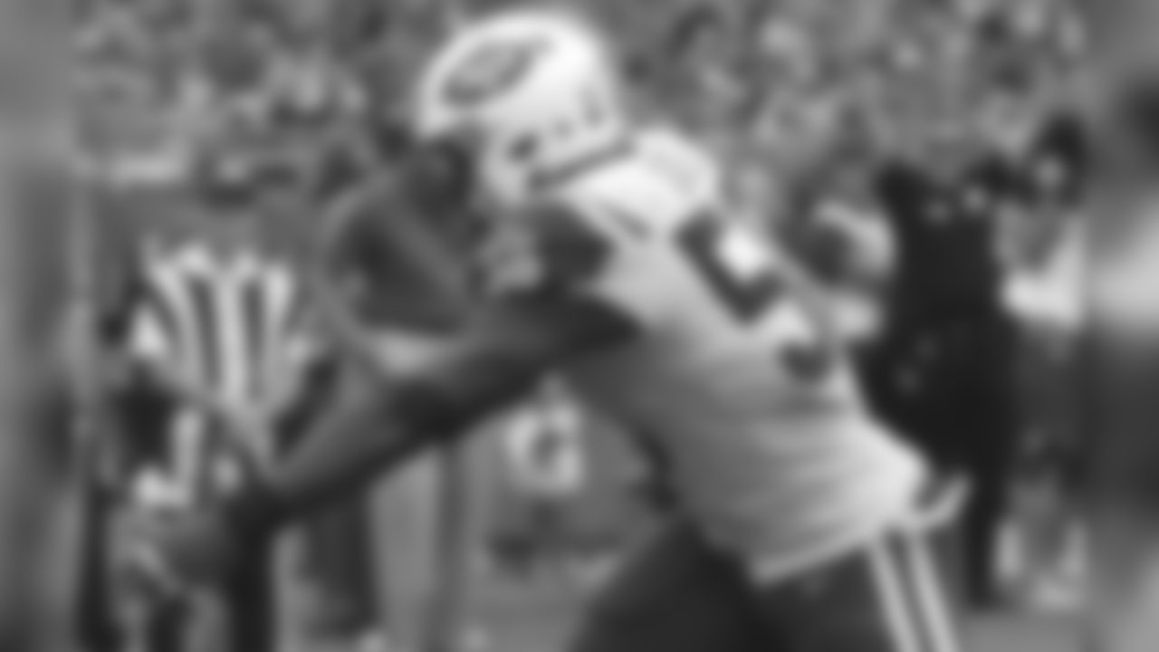 Demario Davis - New York's middle linebacker is having a hugely productive season, leading the Jets with 154 tackles in 15 starts to go along with five sacks, 10 QB hits, three passes defensed and a fumble recovery. New England's front five and fullback James Develin need to deal with Davis in order to get the offense rolling. (AP Photo/Jason Behnken)