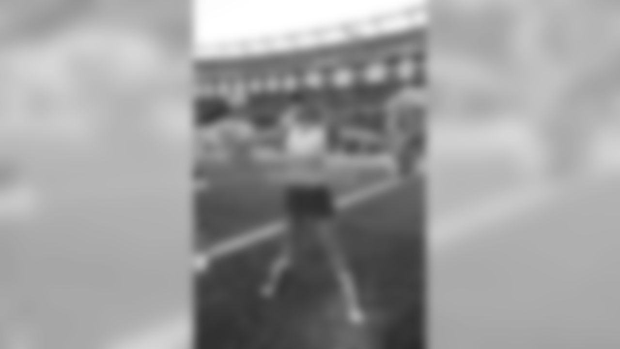 jessica_wanzie_as_a_baseball_player-nfl_large_580_10002-watermarked.jpg