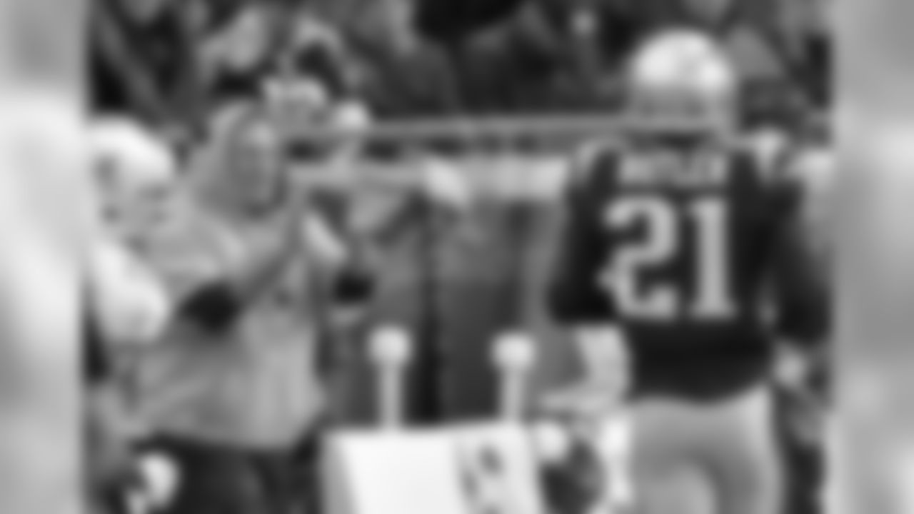 20171126_dolphins_nordstrom495.jpg