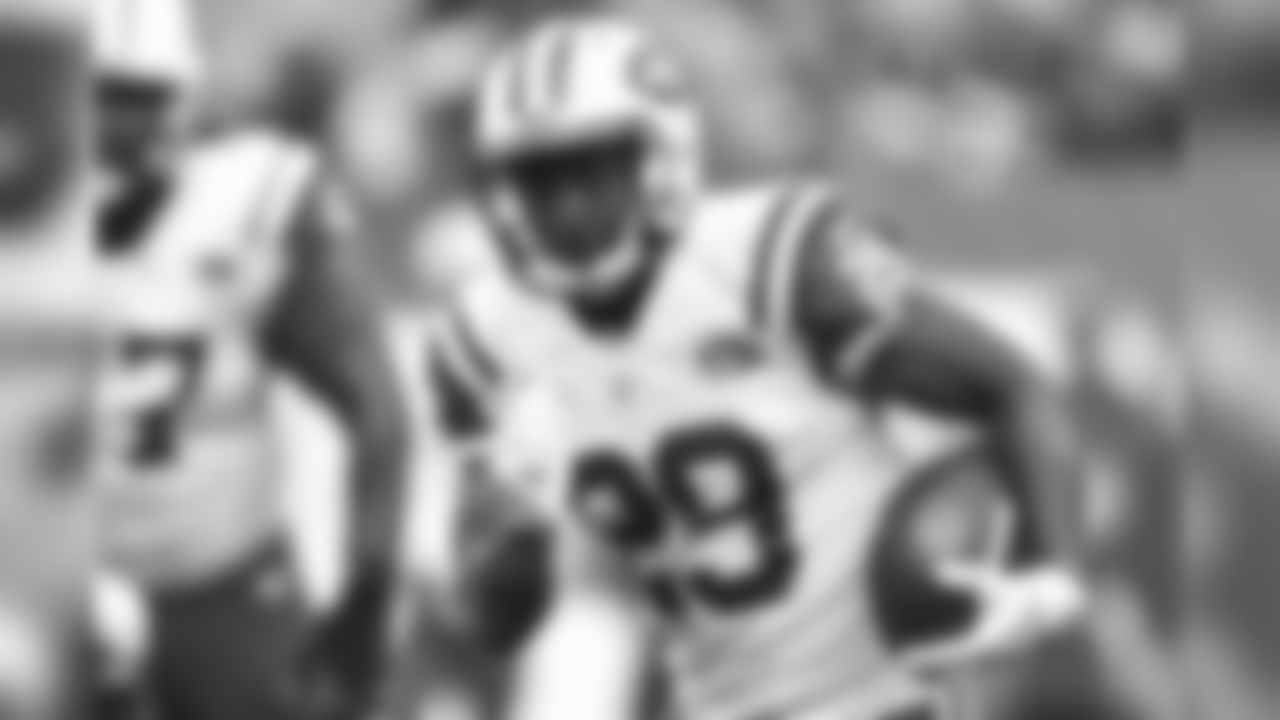 Bilal Powell - Opponents have been piling up the rushing yards against New England and it's hard to imagine New York will be any different. Powell paces the Jets ground game with 726 yards, a 4.4-yard average and five touchdowns on the season.(AP Photo/David Richard)