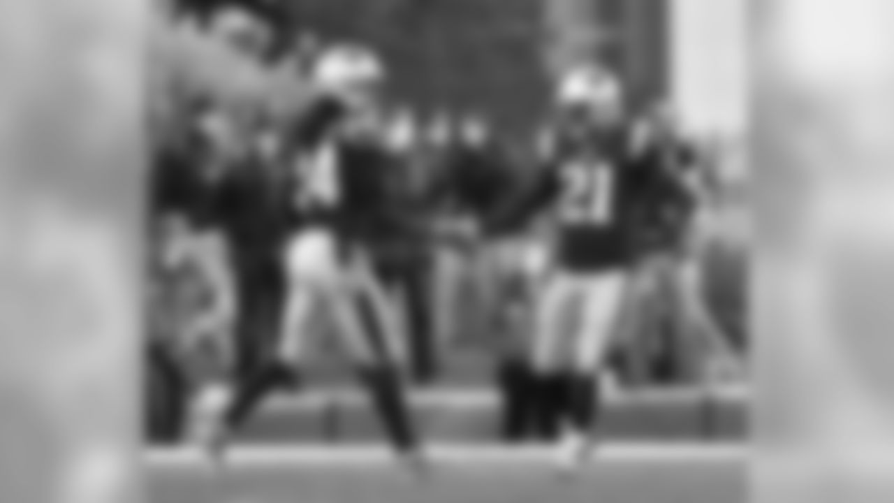 20171126_dolphins_nordstrom512.jpg