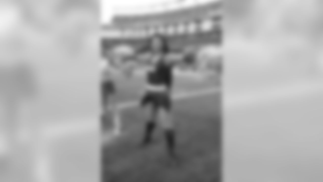 dinna_yap_as_batman-nfl_large_580_10002-watermarked.jpg
