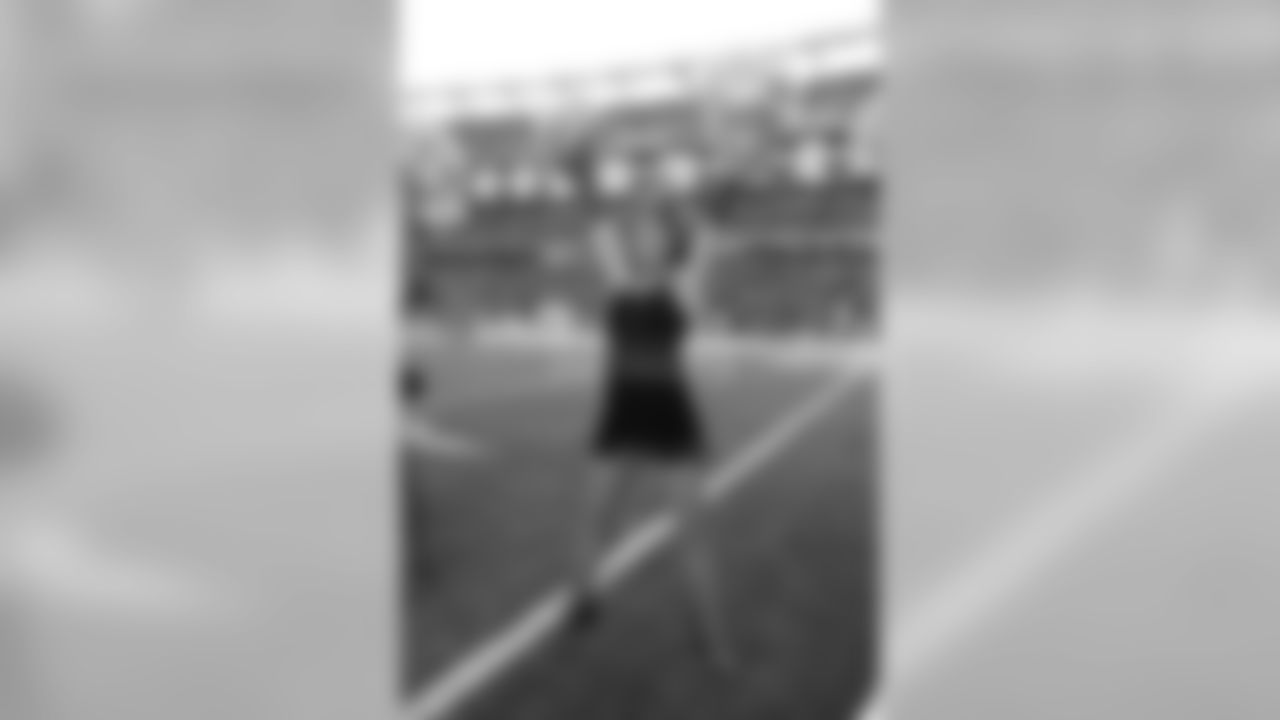 molly_lang_as_a_flapper_girl-nfl_large_580_10001-watermarked.jpg