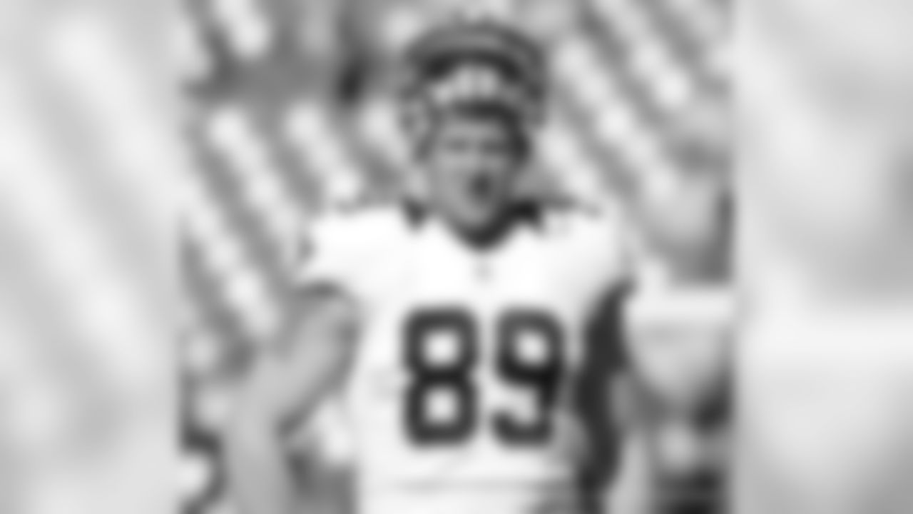 89 TE Josh Hill