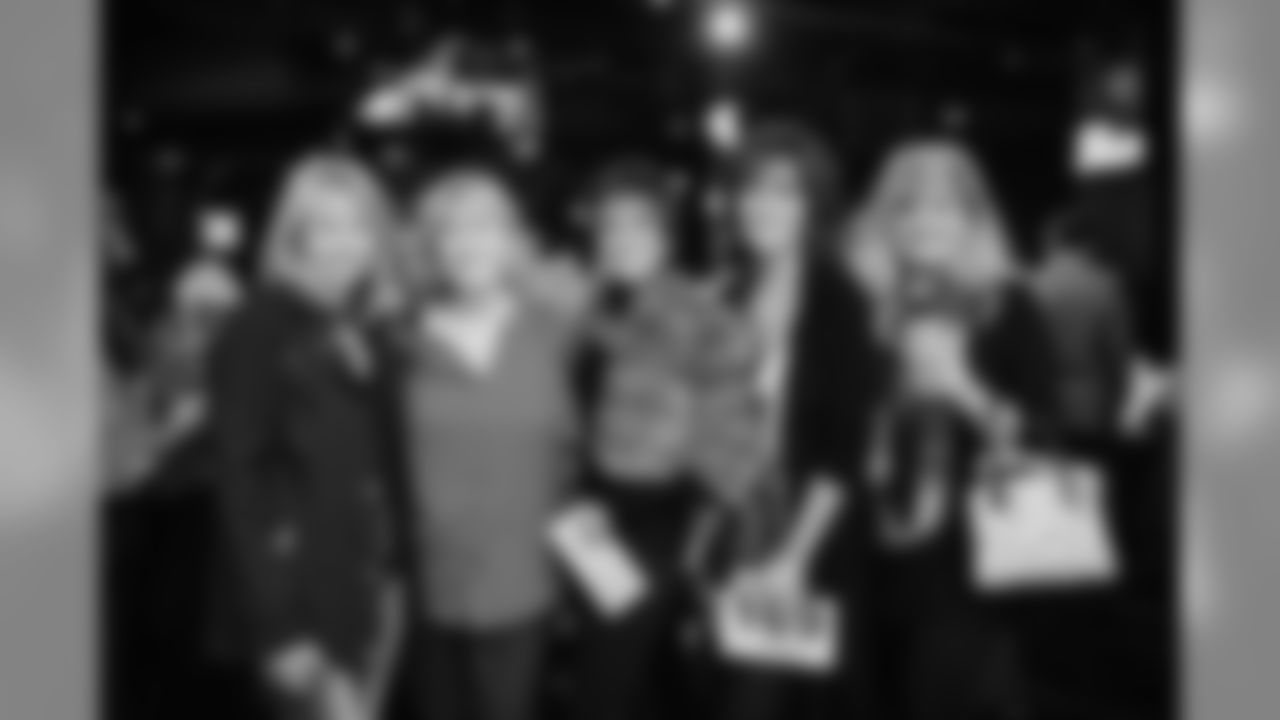 20171206_seagals_auction-25.jpg