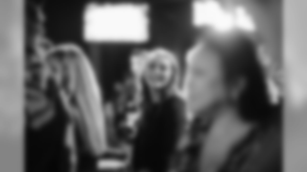 20171206_seagals_auction-55.jpg