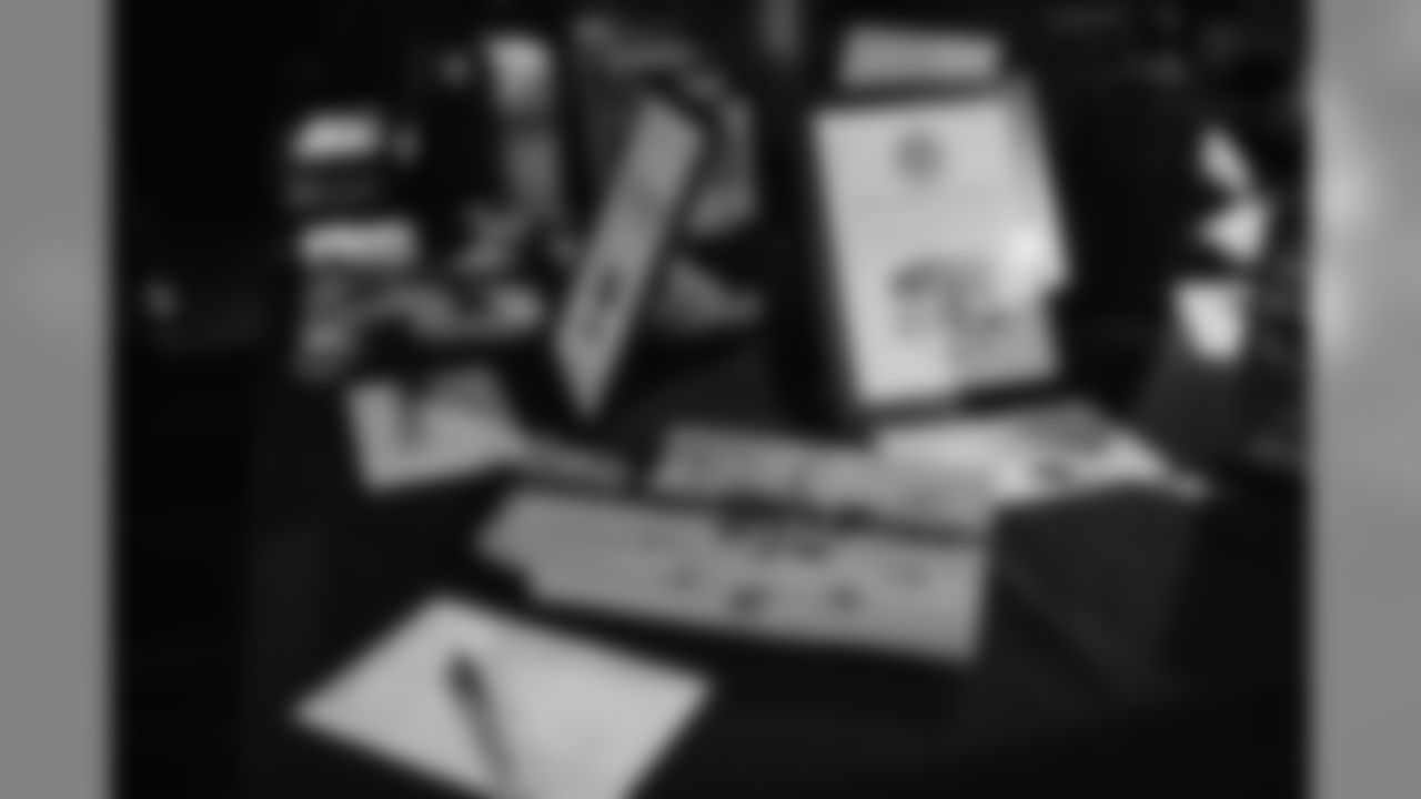 20171206_seagals_auction-10.jpg