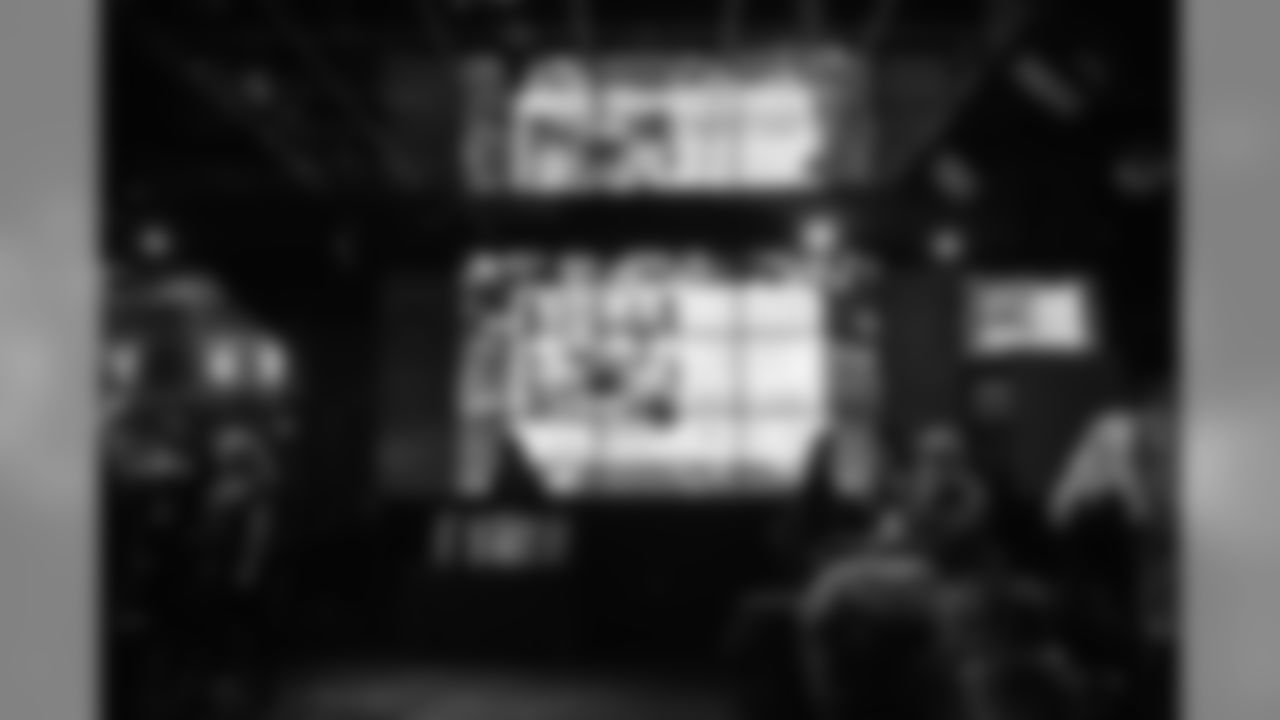 20171206_seagals_auction-18.jpg