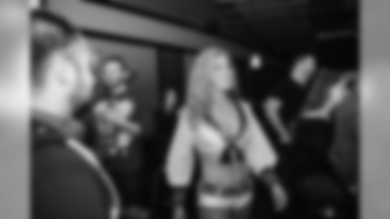 20171206_seagals_auction-42.jpg