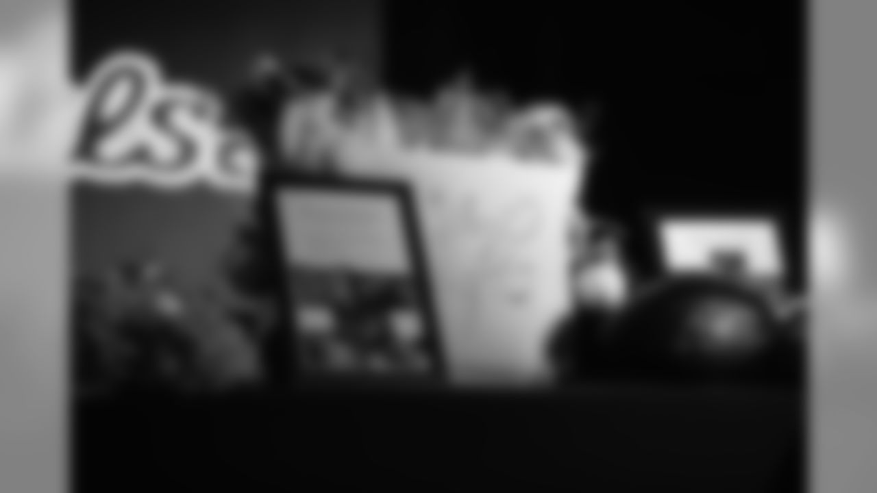 20171206_seagals_auction-6.jpg
