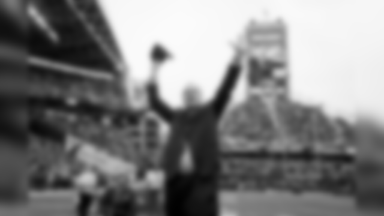eye_wk_2_49ers_12_0.jpg
