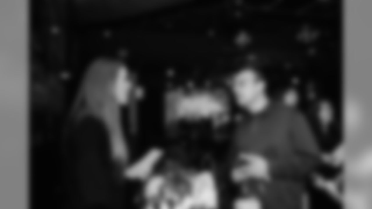 20171206_seagals_auction-9.jpg